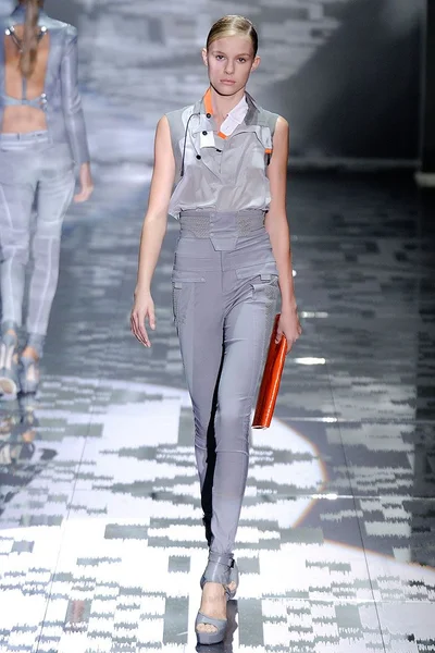 Look 17
